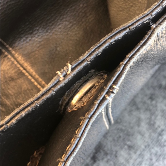 TIGNANELLO Black Pebble Leather Shoulder Bag - Picture 9 of 16